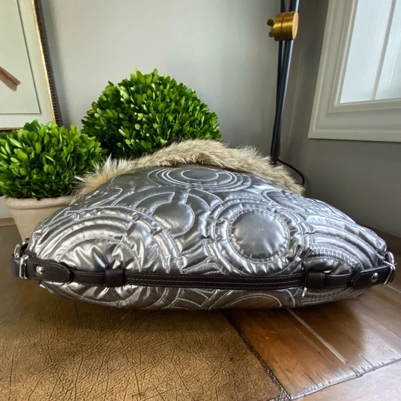 Coach XL Hampton Ski Coyote Fur Quilted Hobo Bag - Picture 11 of 16